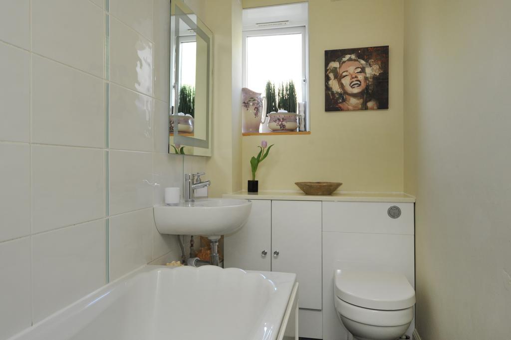 Kensington Court Apartamento Bath Exterior foto