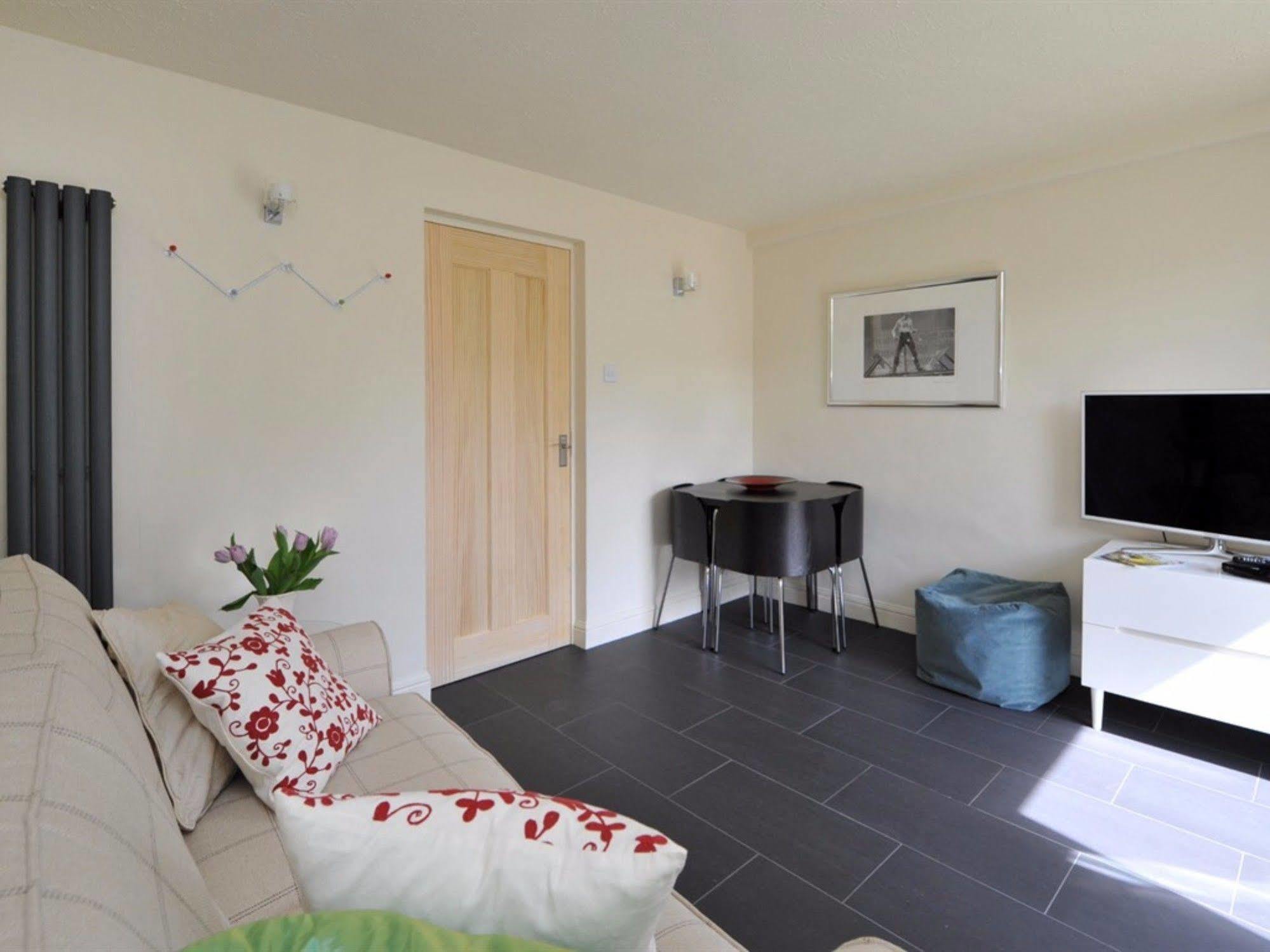 Kensington Court Apartamento Bath Exterior foto