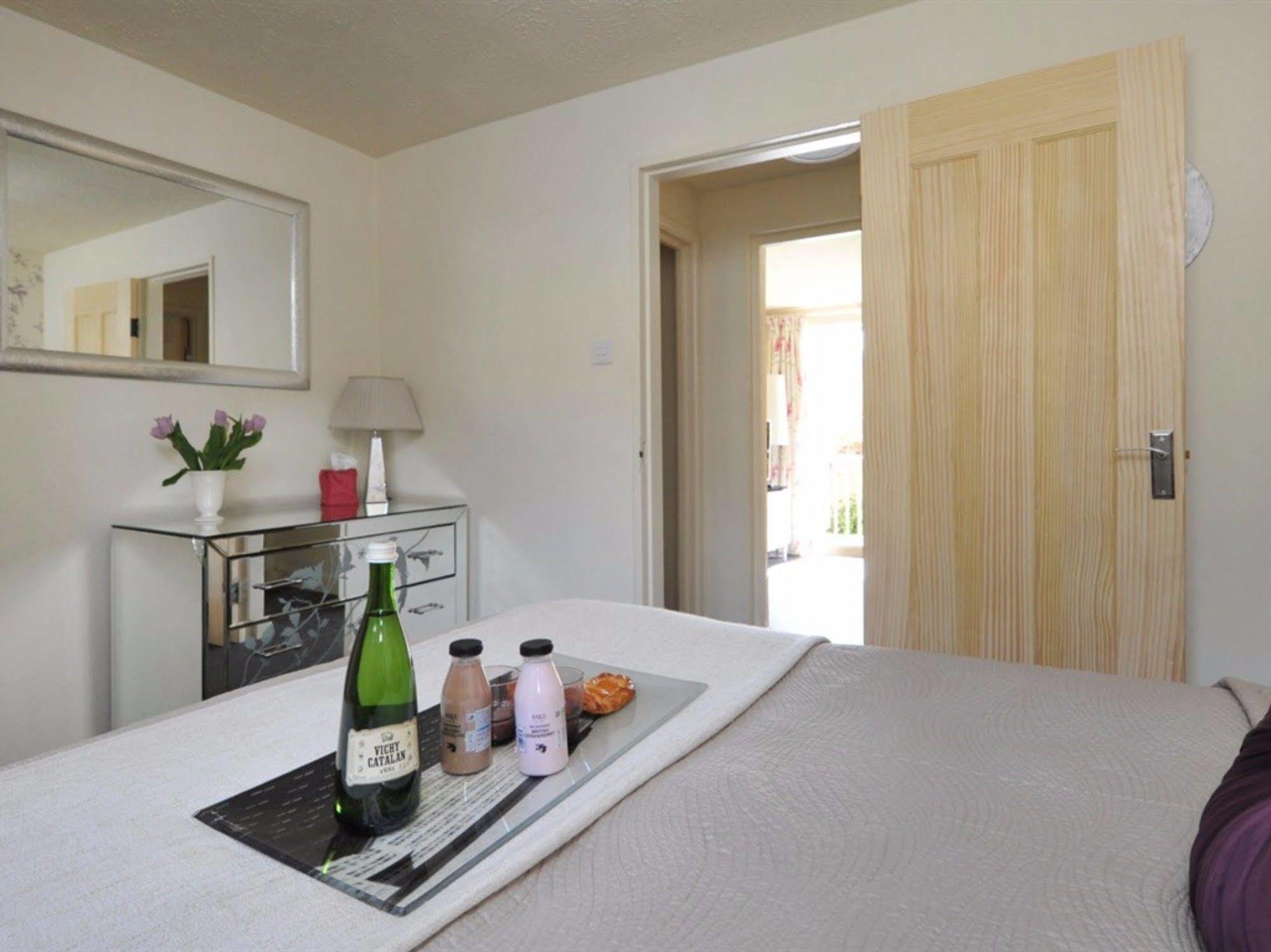 Kensington Court Apartamento Bath Exterior foto