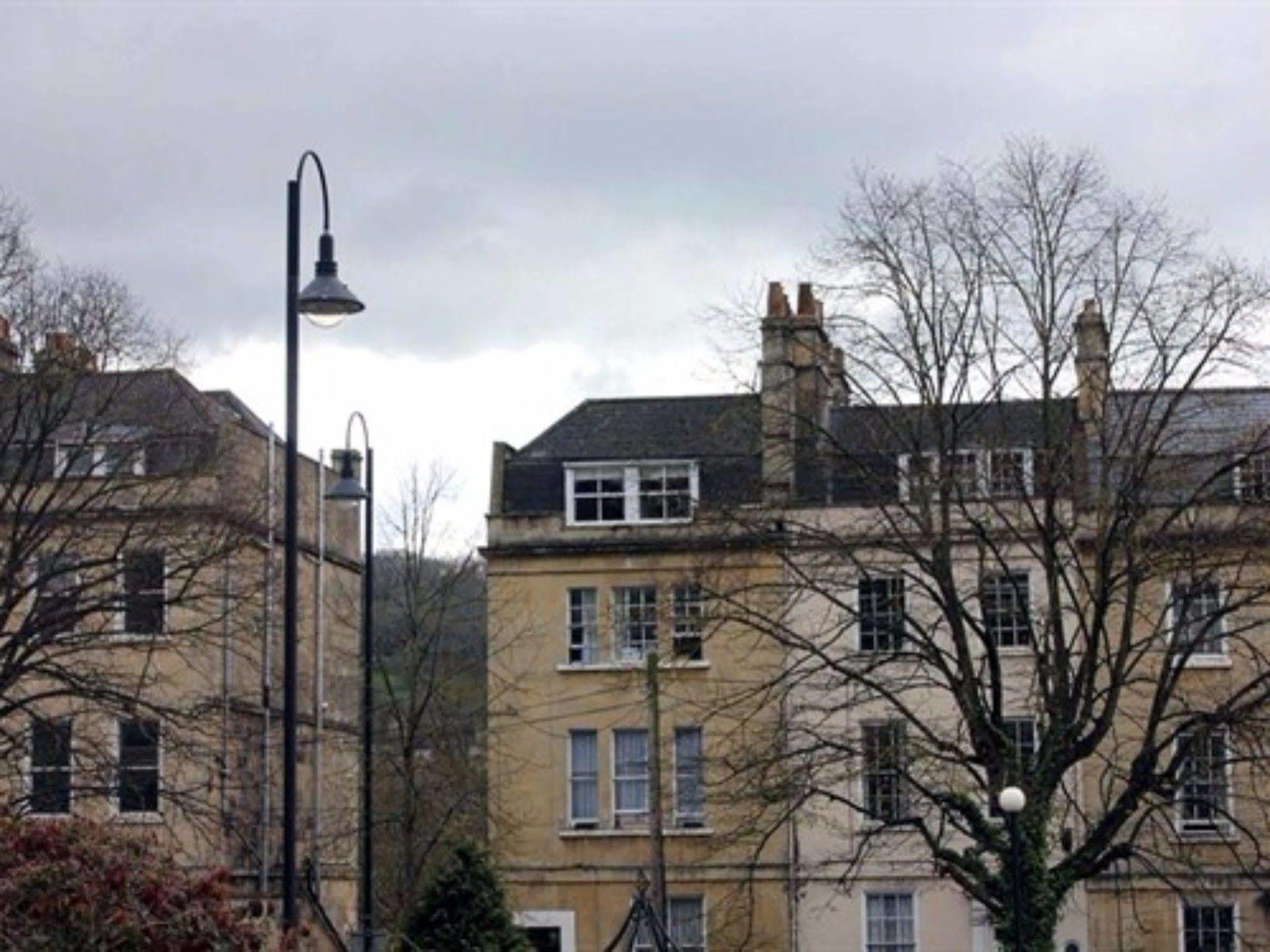 Kensington Court Apartamento Bath Exterior foto